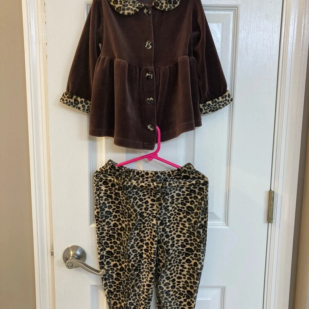 U.R.i.t. cheetah outfit